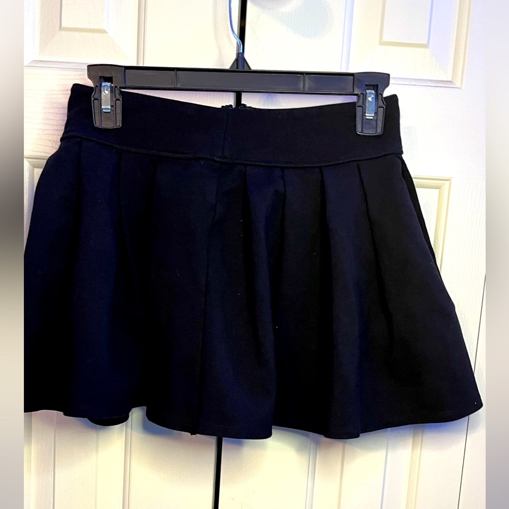 Forever 21 skater skirt size small